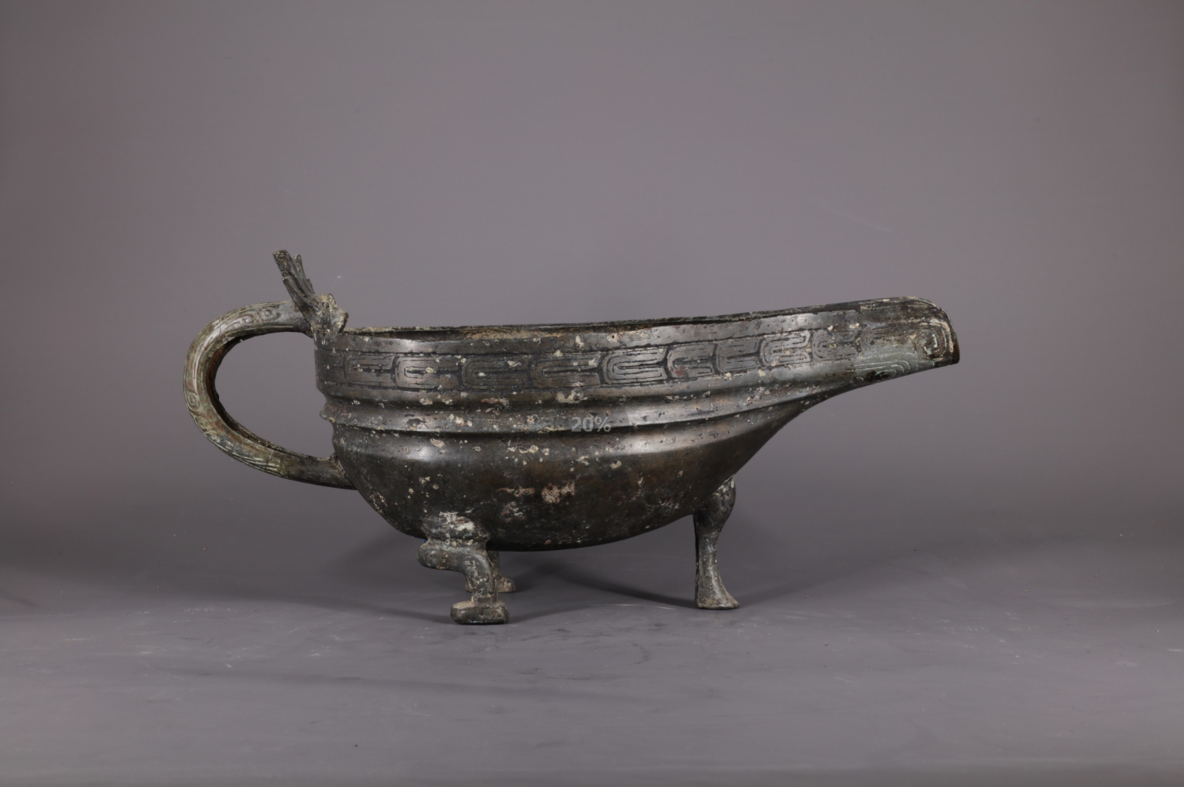 正月十四‖文物贺岁•新春同欢 春秋鳞纹瓦棱纹龙柄青铜匜