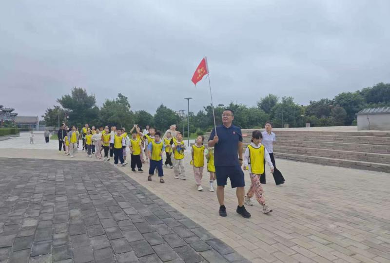 宁城县总工会与辽中京博物馆联合开展爱国主义教育基地主题活动