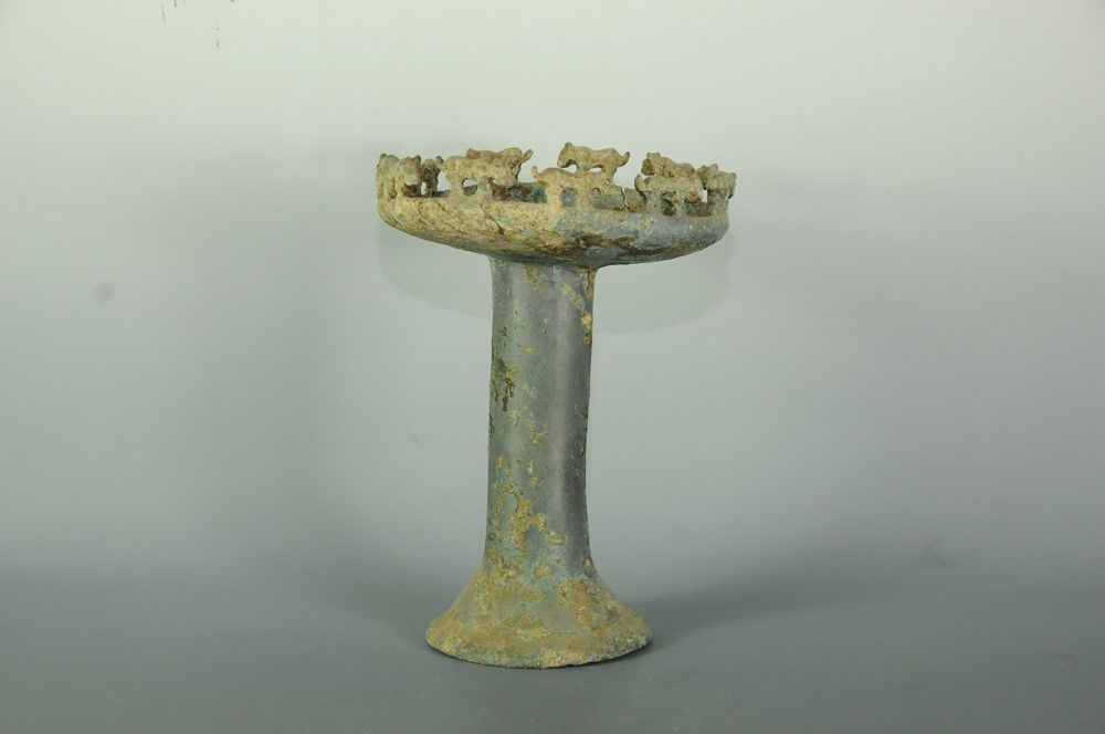 辽中京博物馆馆藏春秋立兽口青铜豆