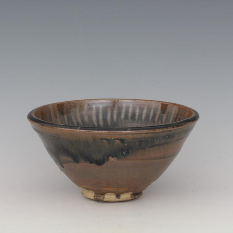 金代酱黑釉瓷碗